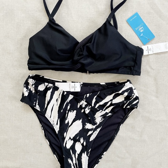 New Bikini Top & Bottoms Size Small - Picture 3 of 7